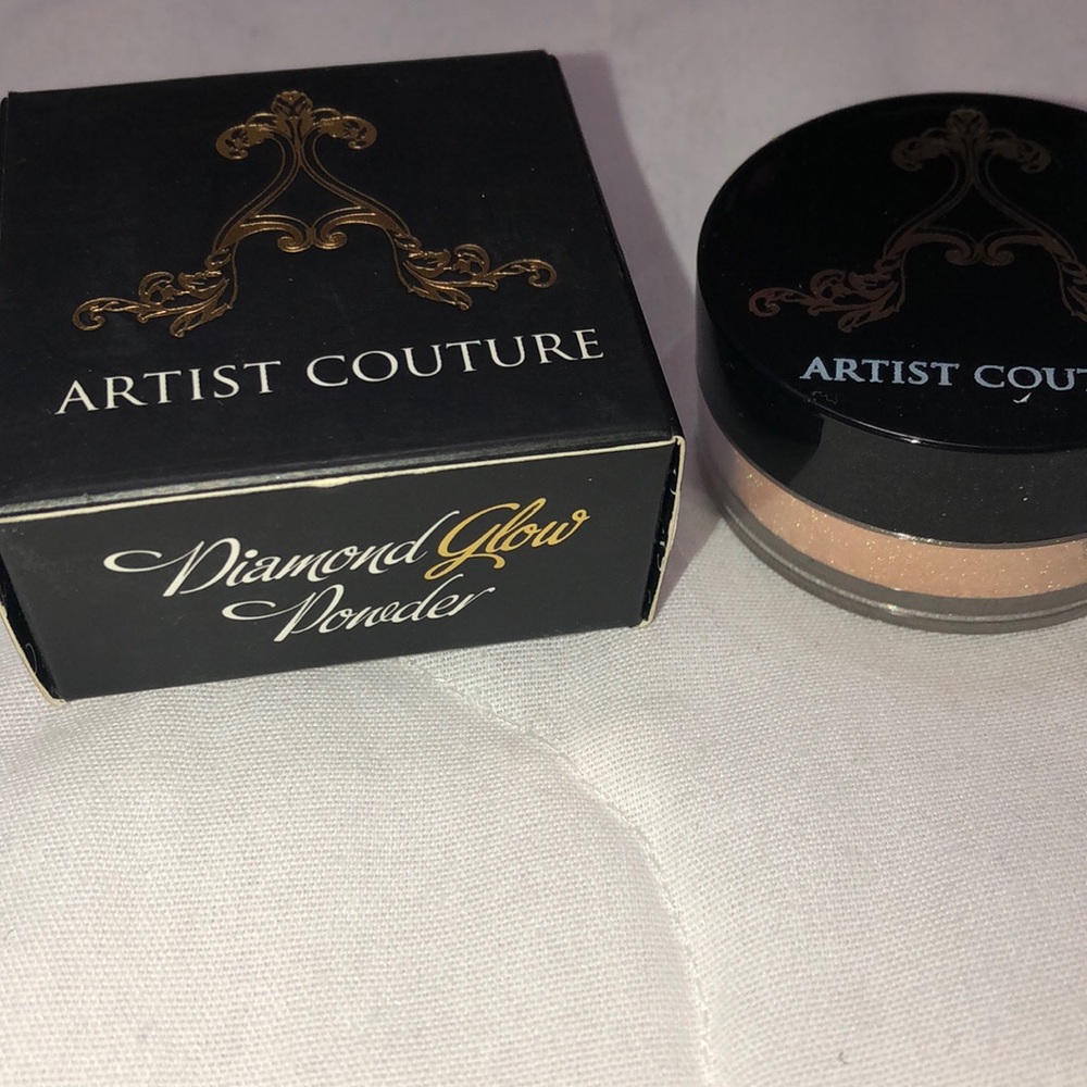 Artist Couture Diamond Glow Powder in Illuminati